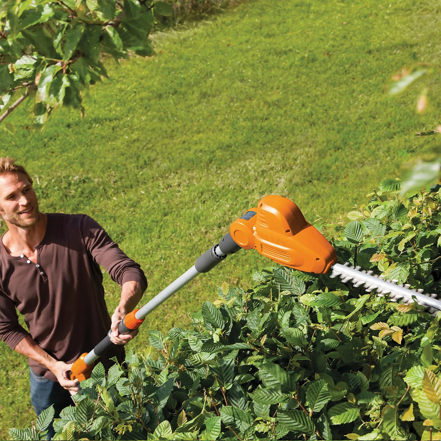 Flymo SabreCut XT TeleHedge Trimmer - Image 6