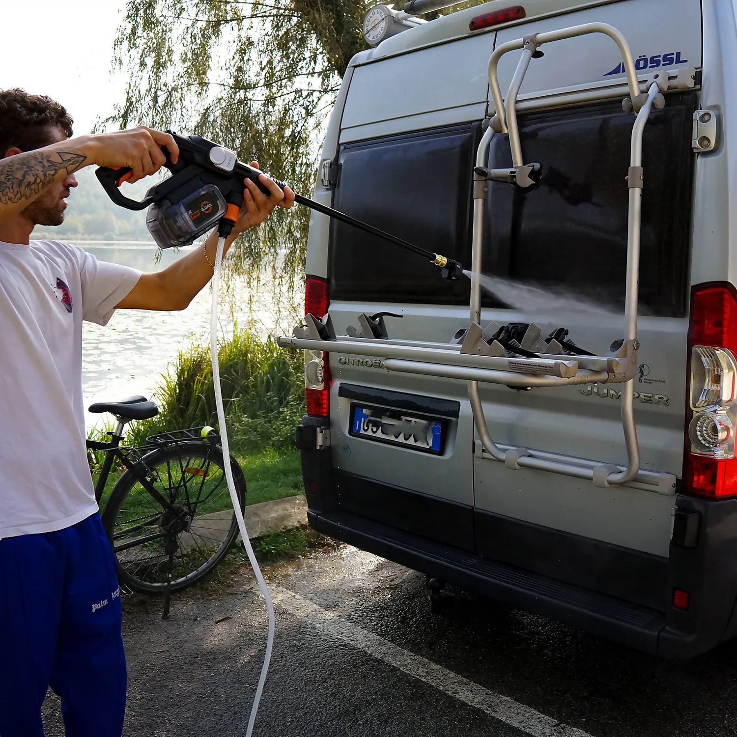 Worx Nitro Brushless Hydroshot Cordless Pressure Washer - Image 3